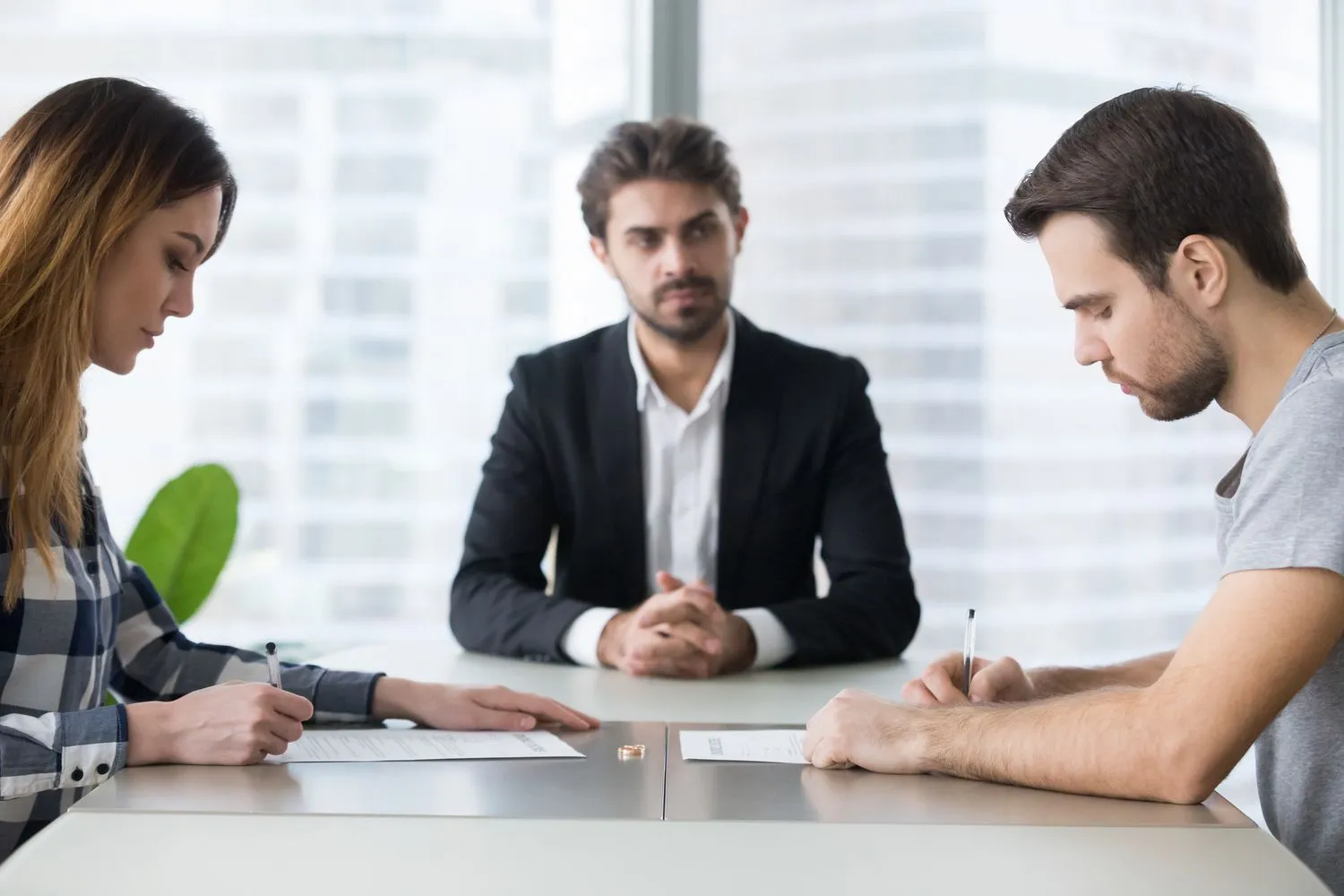 How EH Mediation Guides Couples Toward Fair and Balanced Outcomes Ilkeston