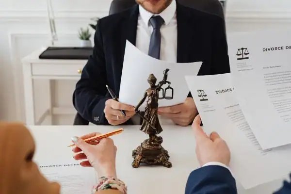 our fees Ilkeston from EH Mediation - image of couple in joint mediation meeting